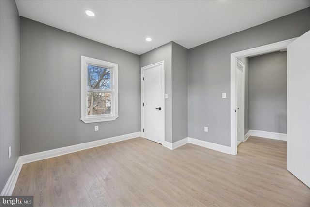 523 W GLENSIDE AVE, Glenside, PA 19038