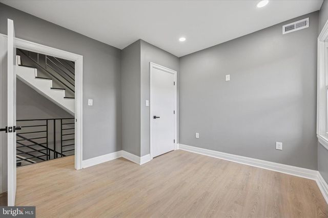 523 W GLENSIDE AVE, Glenside, PA 19038