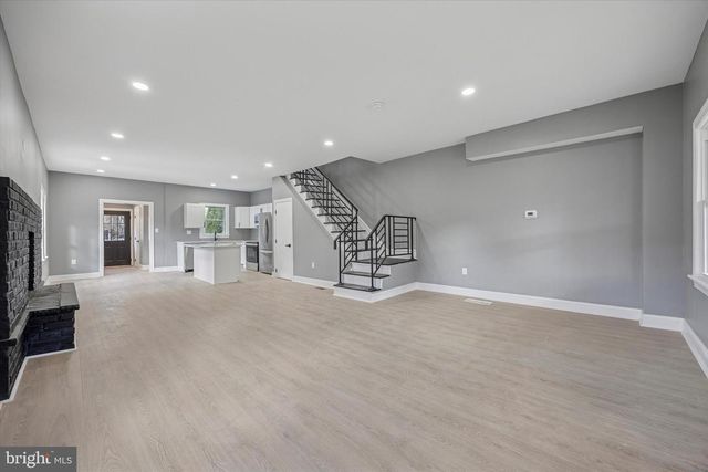 523 W GLENSIDE AVE, Glenside, PA 19038