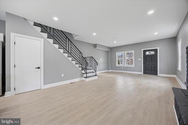 523 W GLENSIDE AVE, Glenside, PA 19038