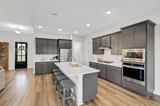 5611 Arrowhead Point Drive, Baytown, TX 77523