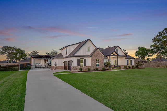 5611 Arrowhead Point Drive, Baytown, TX 77523