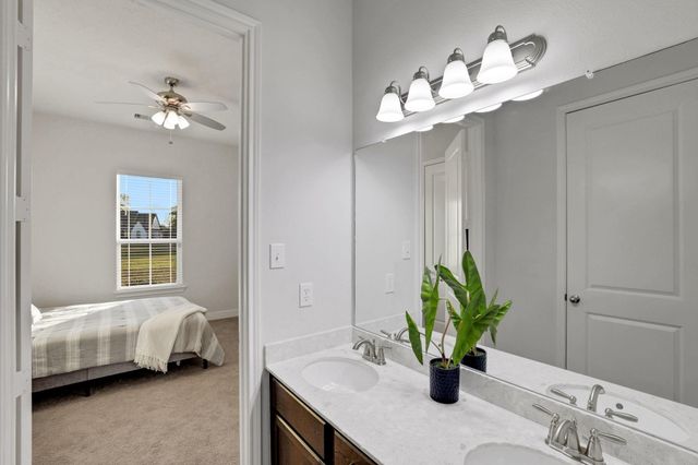 5611 Arrowhead Point Drive, Baytown, TX 77523