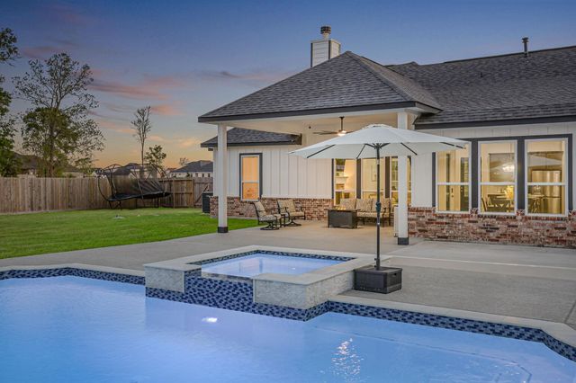 5611 Arrowhead Point Drive, Baytown, TX 77523