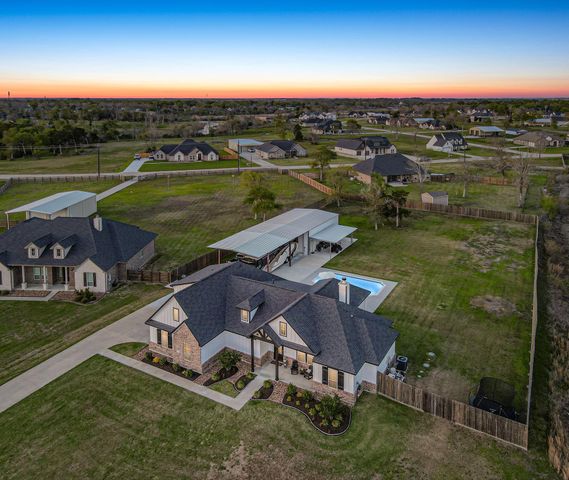 5611 Arrowhead Point Drive, Baytown, TX 77523