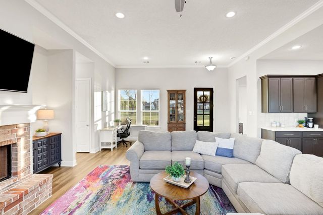 5611 Arrowhead Point Drive, Baytown, TX 77523