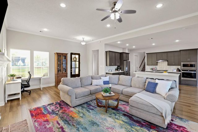 5611 Arrowhead Point Drive, Baytown, TX 77523