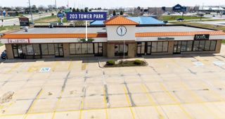 203 E Tower Park Drive, Waterloo, IA 50701
