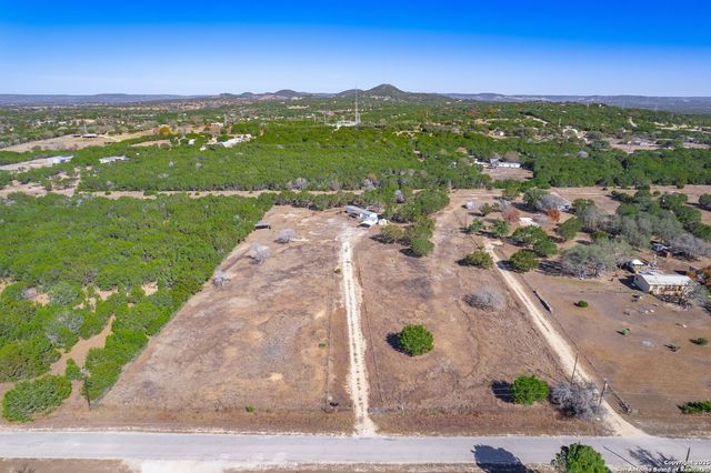 313 Big Meadows Dr, Bandera, TX 78003