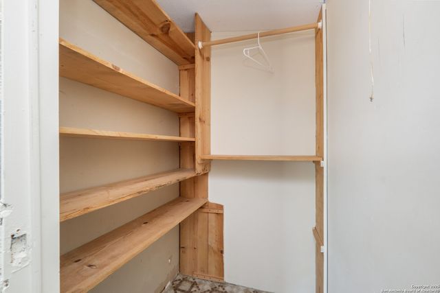 313 Big Meadows Dr, Bandera, TX 78003