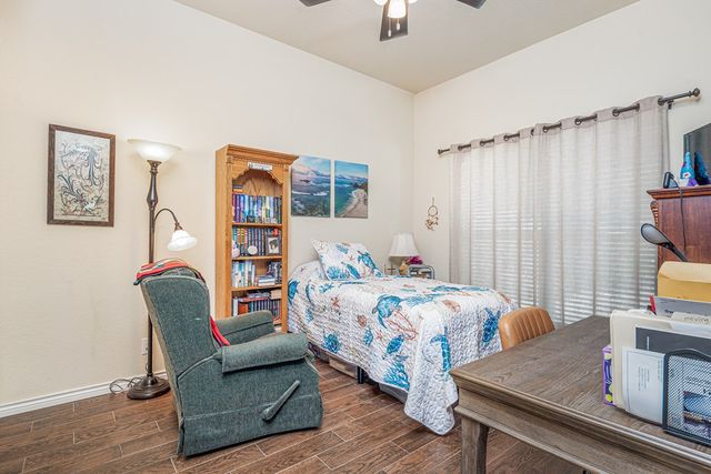 1004 Creswell Ln, Kerrville, TX 78028