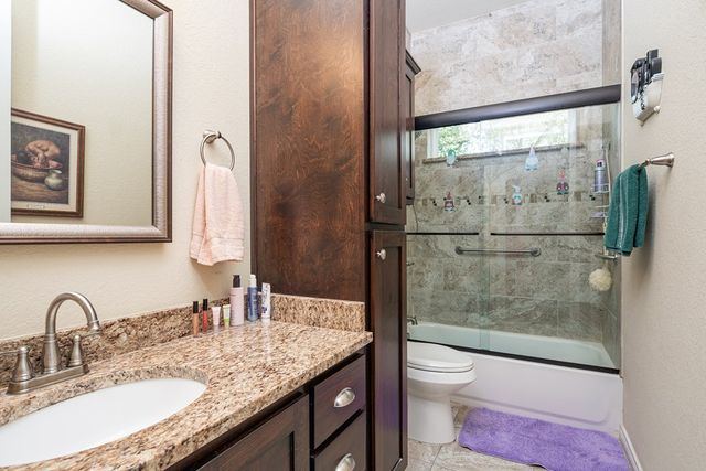 1004 Creswell Ln, Kerrville, TX 78028