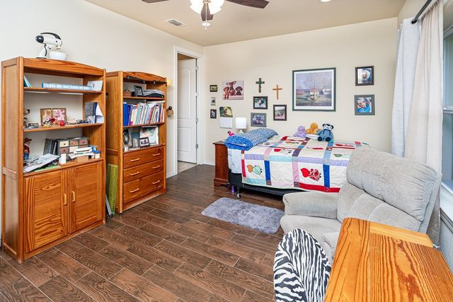 1004 Creswell Ln, Kerrville, TX 78028