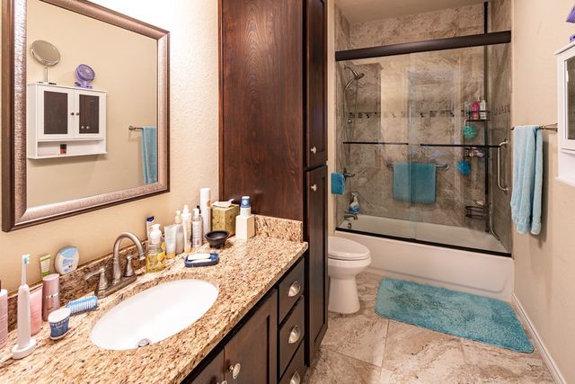 1004 Creswell Ln, Kerrville, TX 78028