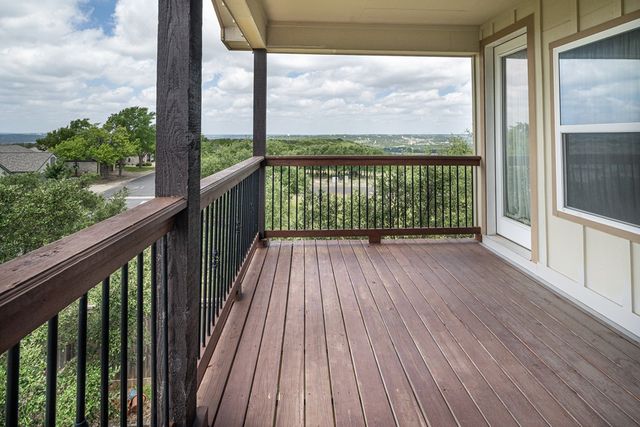 1004 Creswell Ln, Kerrville, TX 78028
