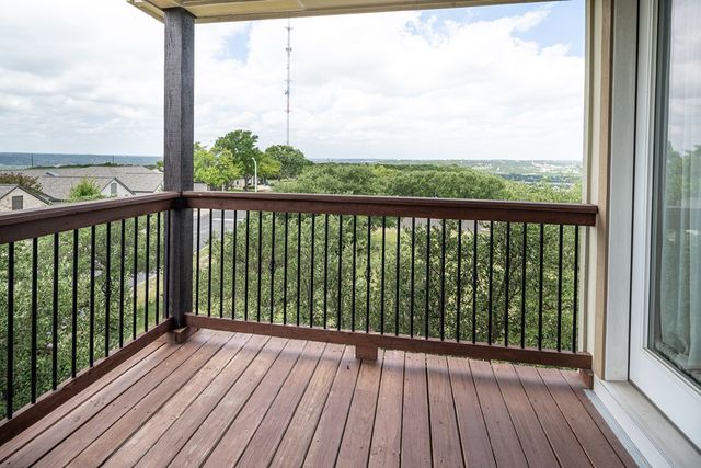1004 Creswell Ln, Kerrville, TX 78028
