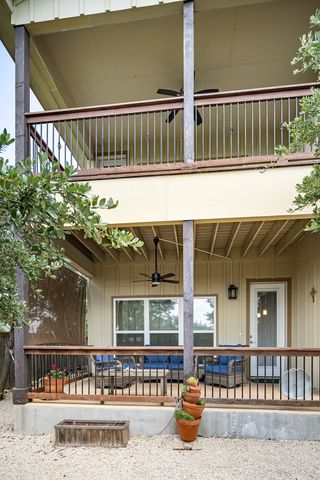 1004 Creswell Ln, Kerrville, TX 78028