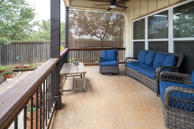 1004 Creswell Ln, Kerrville, TX 78028