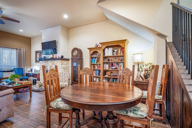 1004 Creswell Ln, Kerrville, TX 78028