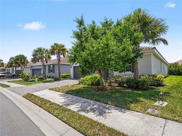 293 DAYLILY BOULEVARD, Nokomis, FL 34275