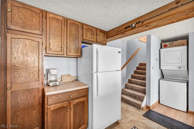 15 Lake Hurst Drive, Ashtabula, OH 44004