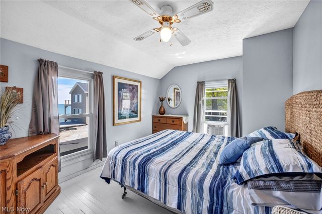 15 Lake Hurst Drive, Ashtabula, OH 44004