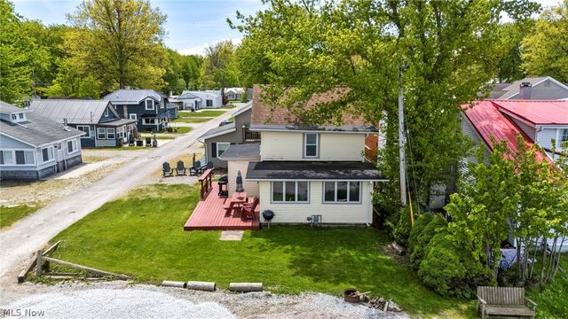 15 Lake Hurst Drive, Ashtabula, OH 44004