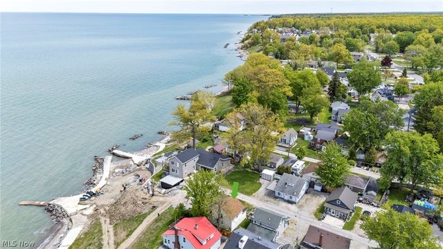 15 Lake Hurst Drive, Ashtabula, OH 44004