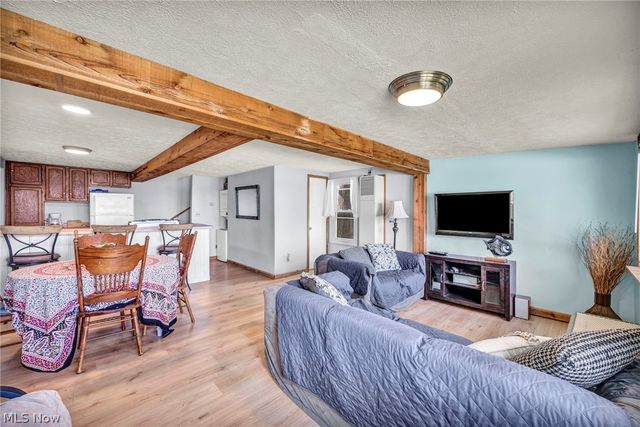 15 Lake Hurst Drive, Ashtabula, OH 44004