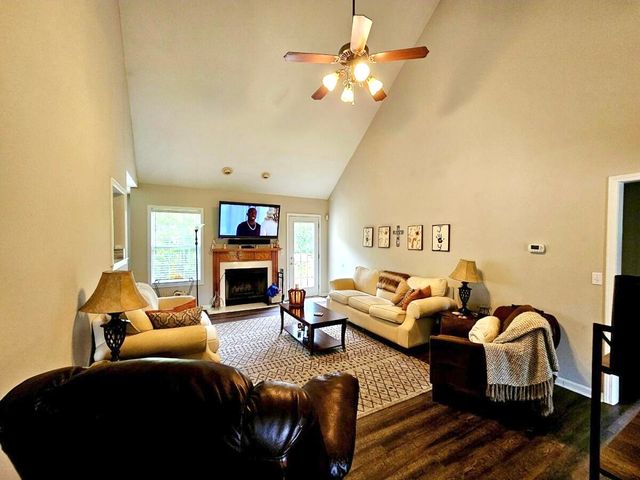2871 Prince Dr, Clarksville, TN 37043