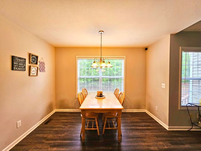 2871 Prince Dr, Clarksville, TN 37043