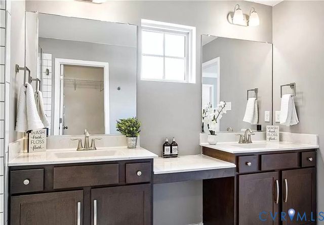 10801 Porter Park Ln, Glen Allen, VA 23059