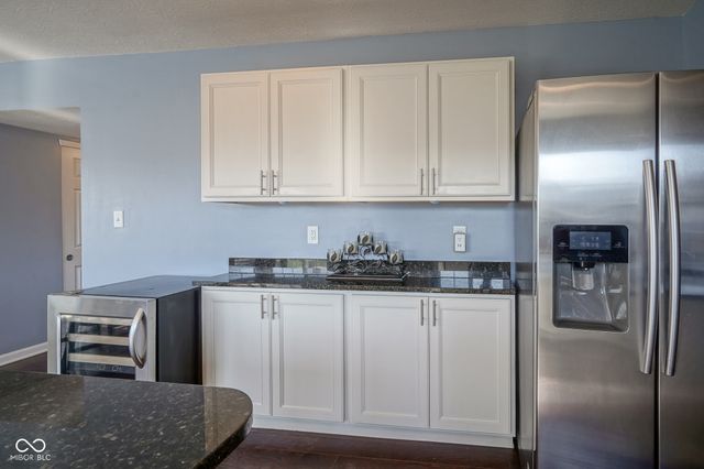 8634 N Dresden Drive, Mccordsville, IN 46055