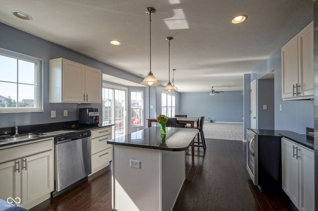 8634 N Dresden Drive, Mccordsville, IN 46055