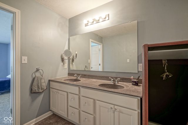 8634 N Dresden Drive, Mccordsville, IN 46055