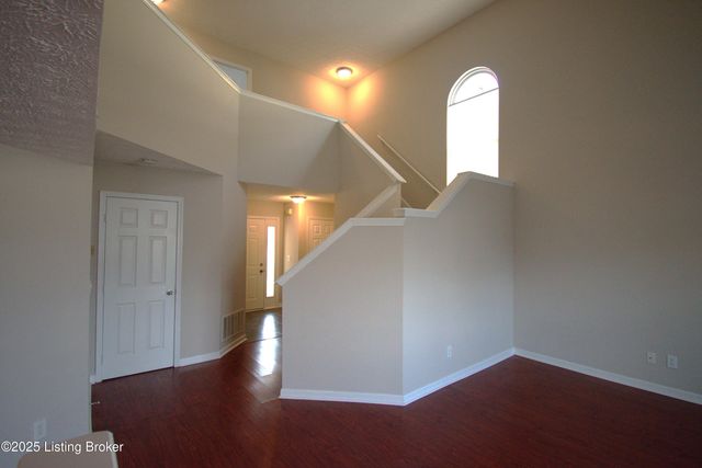 4221 Willowview Blvd, Louisville, KY 40299