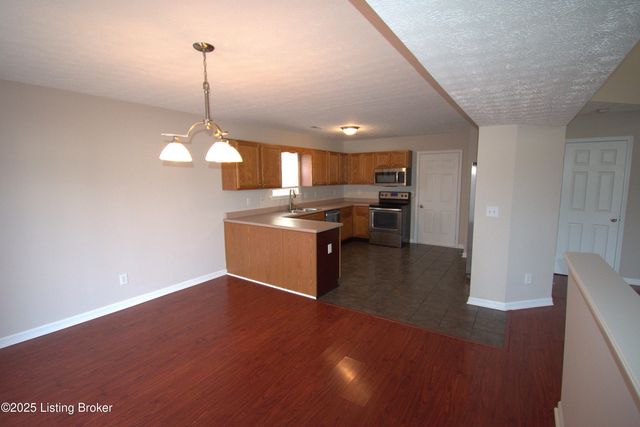 4221 Willowview Blvd, Louisville, KY 40299