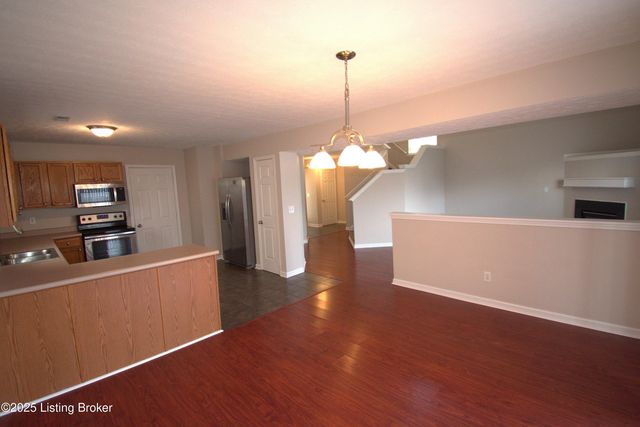 4221 Willowview Blvd, Louisville, KY 40299