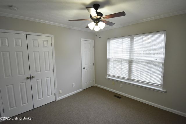 4221 Willowview Blvd, Louisville, KY 40299