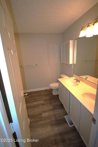 4221 Willowview Blvd, Louisville, KY 40299