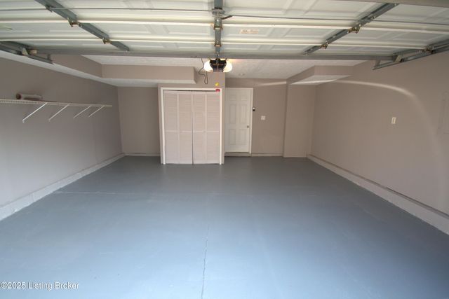 4221 Willowview Blvd, Louisville, KY 40299