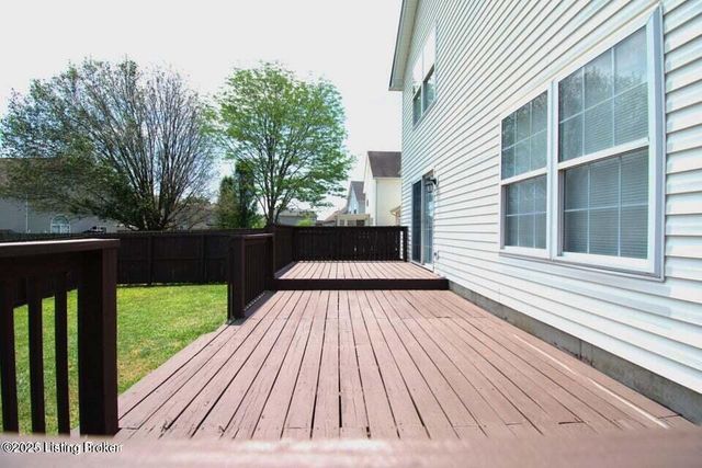 4221 Willowview Blvd, Louisville, KY 40299