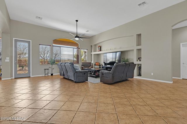 9350 E Still Springs Place, Vail, AZ 85641