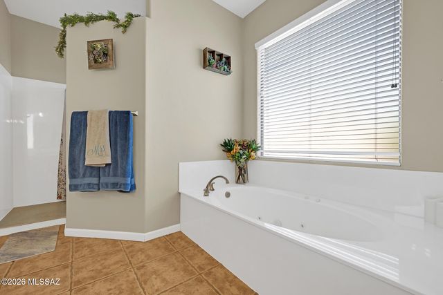 9350 E Still Springs Place, Vail, AZ 85641