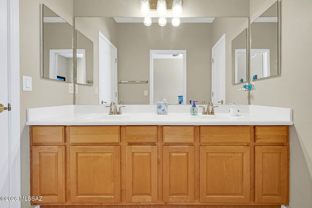 9350 E Still Springs Place, Vail, AZ 85641