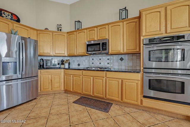 9350 E Still Springs Place, Vail, AZ 85641