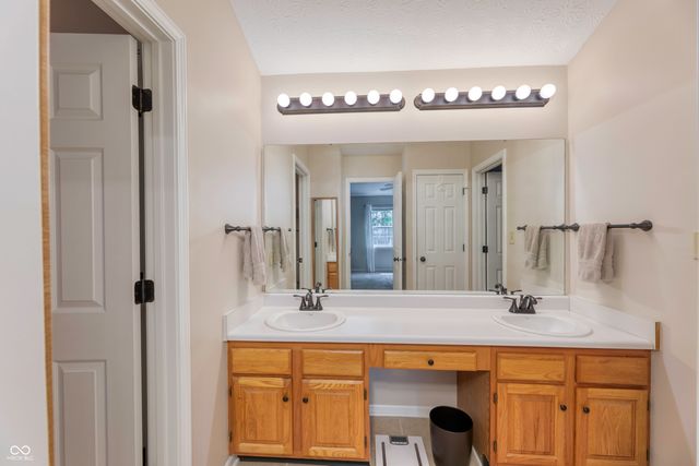 11289 Tufton Street, Fishers, IN 46038