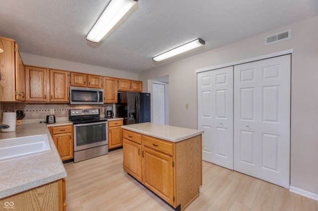 11289 Tufton Street, Fishers, IN 46038