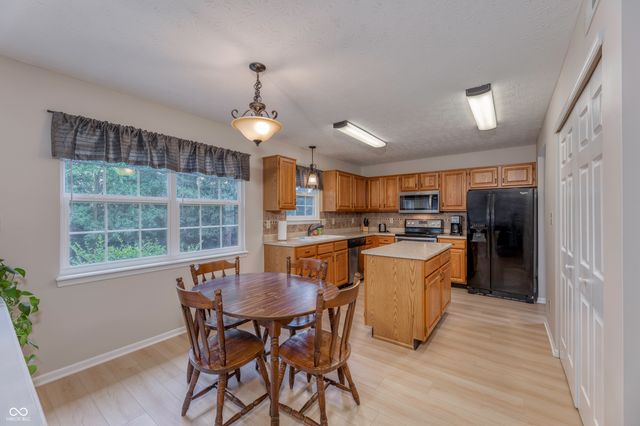 11289 Tufton Street, Fishers, IN 46038