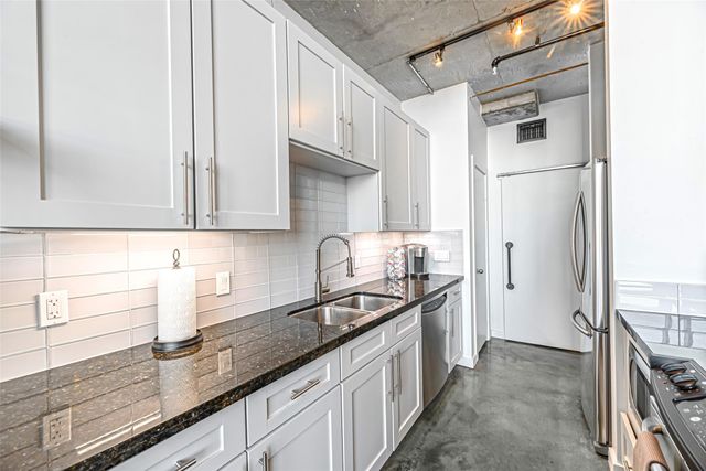 2000 Bagby St 5406, Houston, TX 77002
